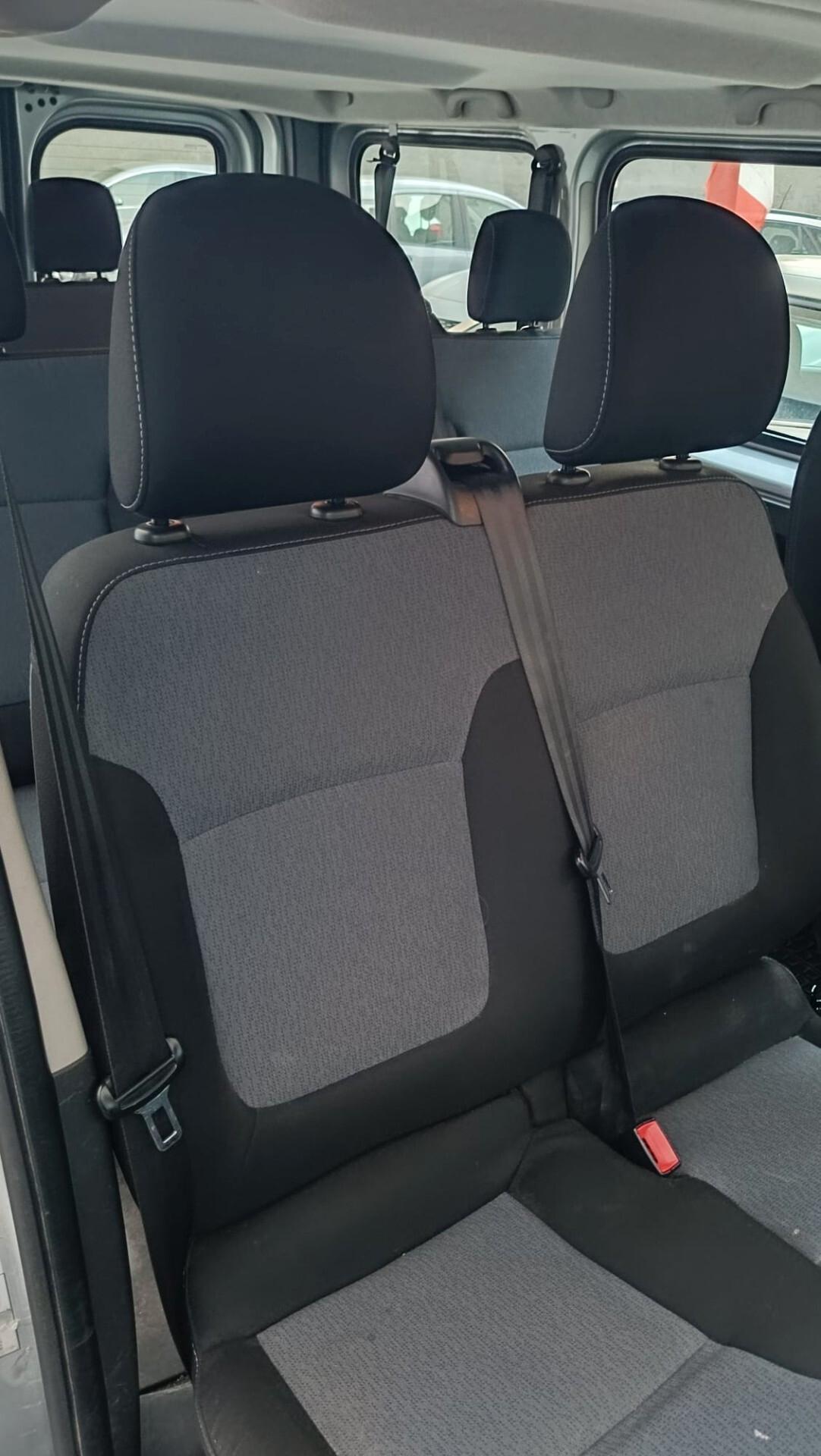 Opel Vivaro 1.7 CDti BITURBO S&S Kombi 9 posti con gancio traino