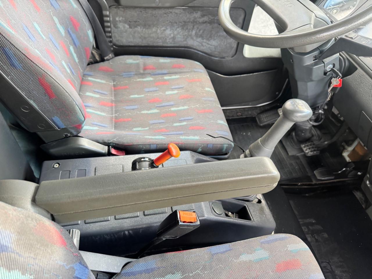 Iveco EUROCARGO 70Q SPONDA PEDANA IDRAULICA+PORTA LATERALE-6 CILINDRI-PORTATA 1800 KG
