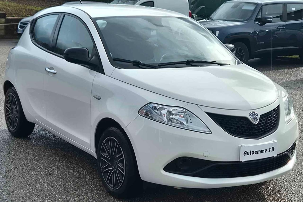 Lancia Ypsilon 1.2 69 CV 5 porte Gold