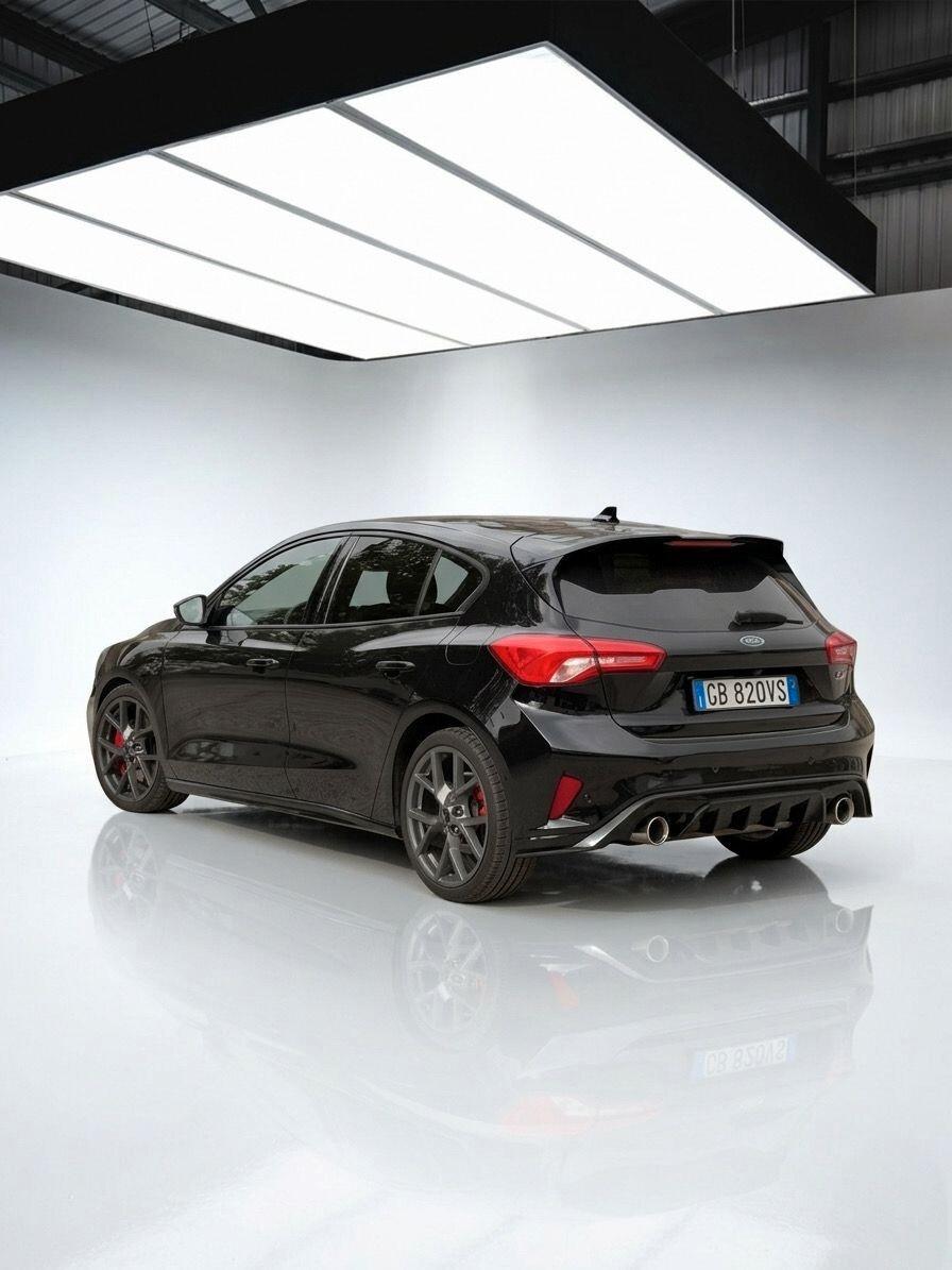 Ford Focus ST LINE