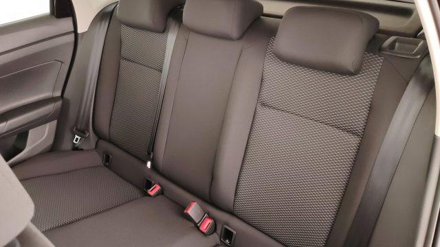 VOLKSWAGEN Polo 1.0 Young