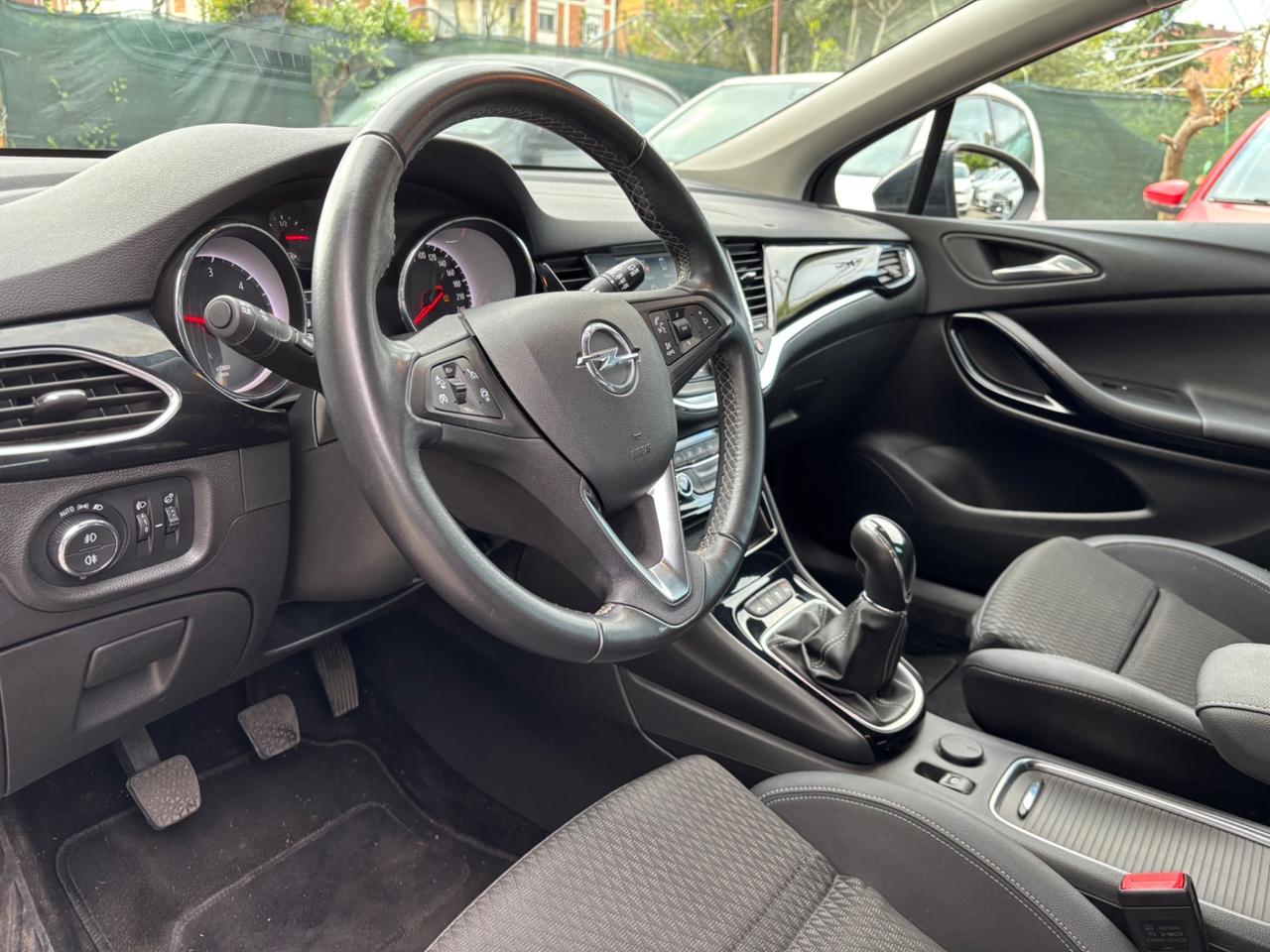 Opel Astra 1.6 CDTi 136CV 5 porte Innovation