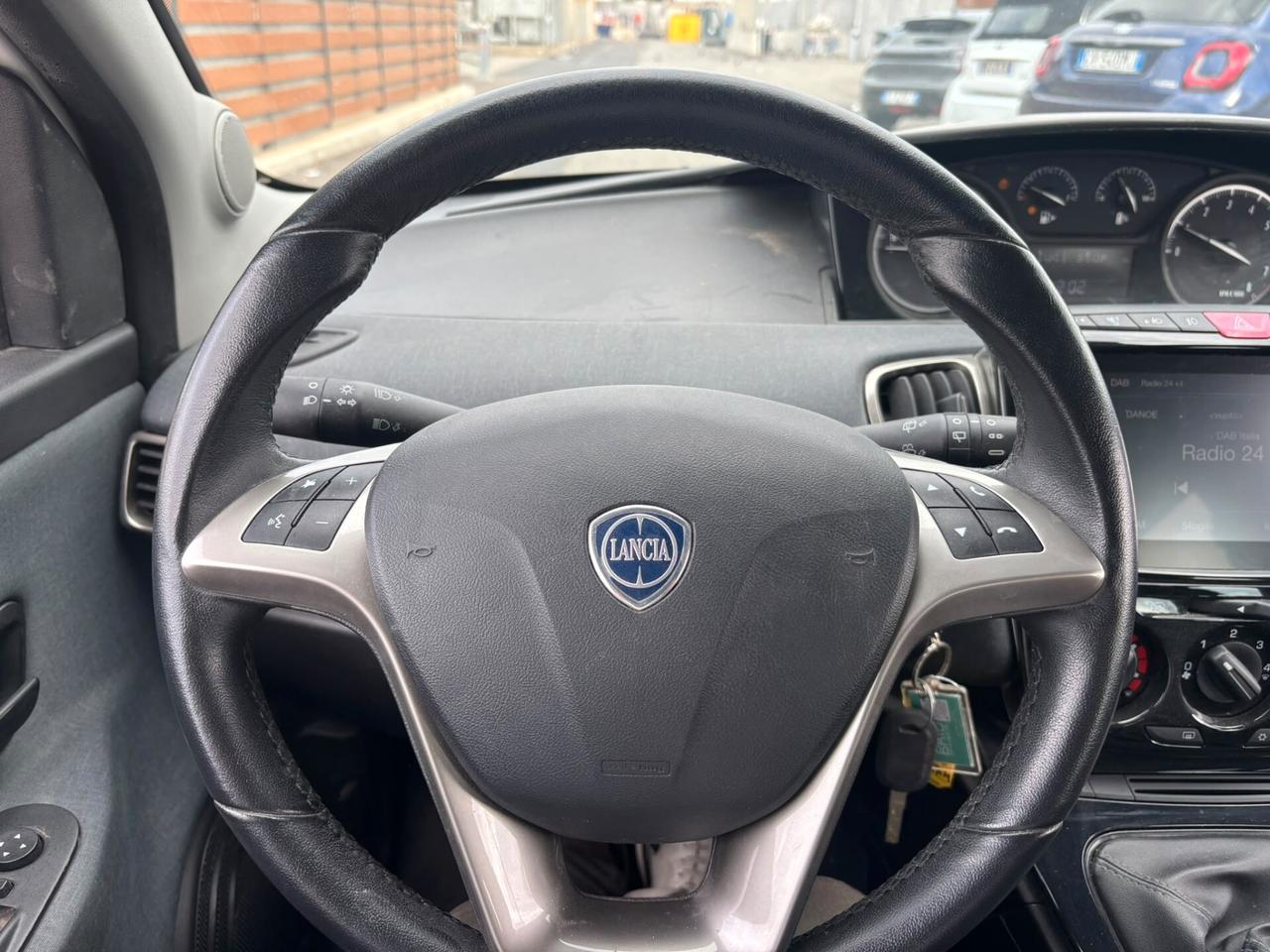 Lancia Ypsilon 1.0 FireFly 5 porte S&S Hybrid Gold Plus