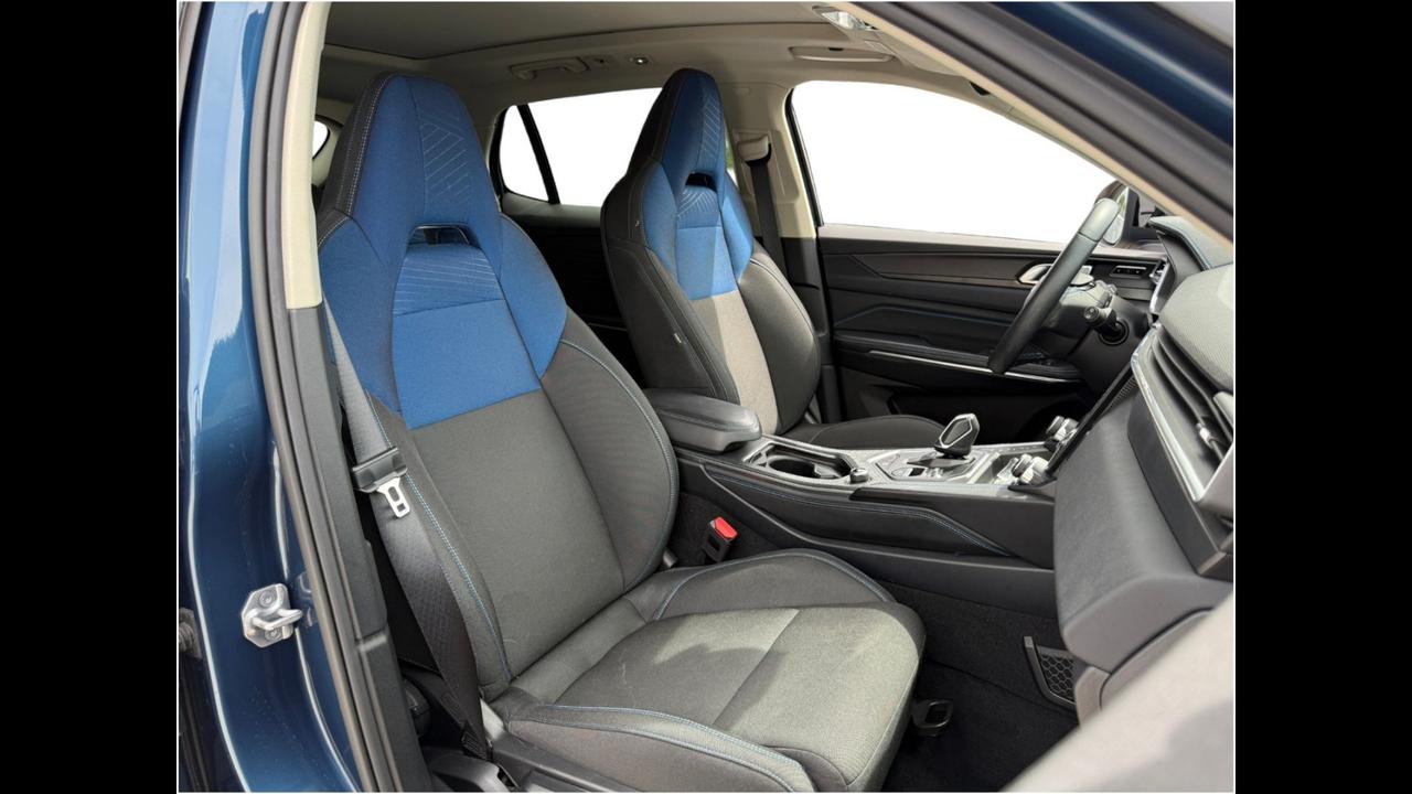 Lynk & Co 01 - 01 1.5 td phev auto