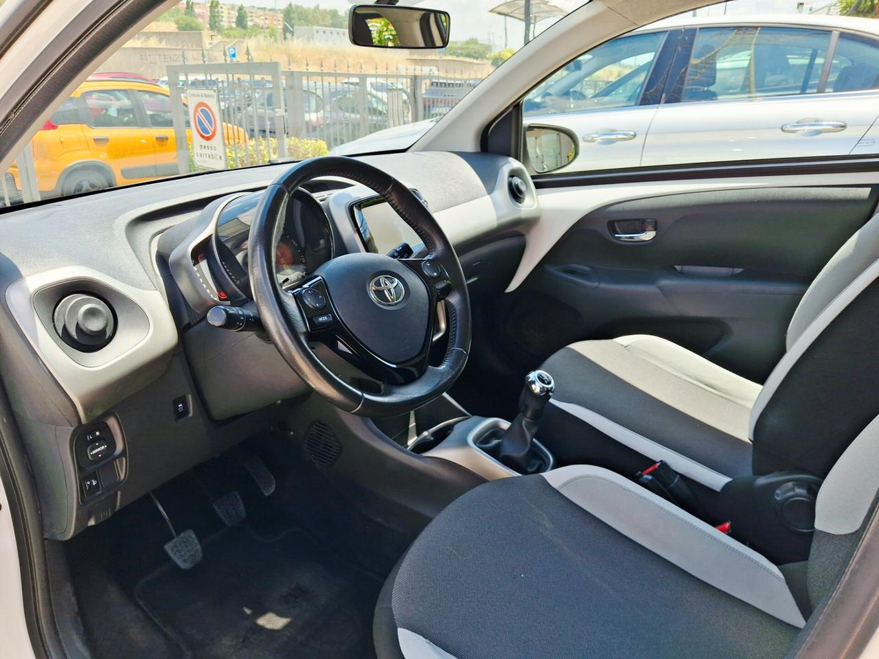 Toyota Aygo 1.0 VVT-i 69 CV 5 porte x-business