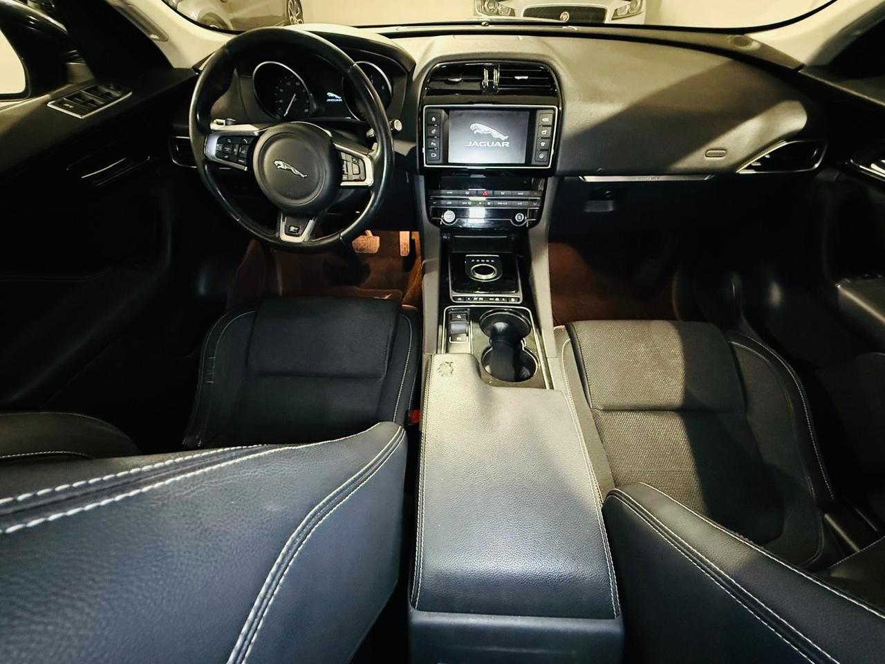 JAGUAR F-PACE*2.0*180 CV*AWD*R-LINE*