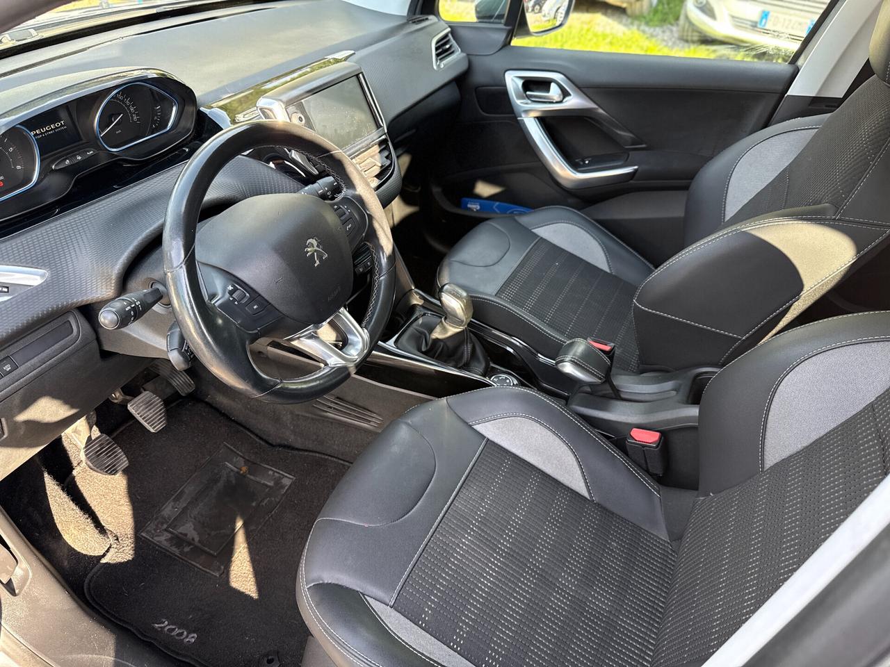 Peugeot 2008 BlueHDi 120 S&S Allure