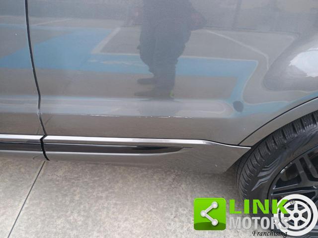 LAND ROVER Range Rover Evoque 2.0 eD4 5p. Pure
