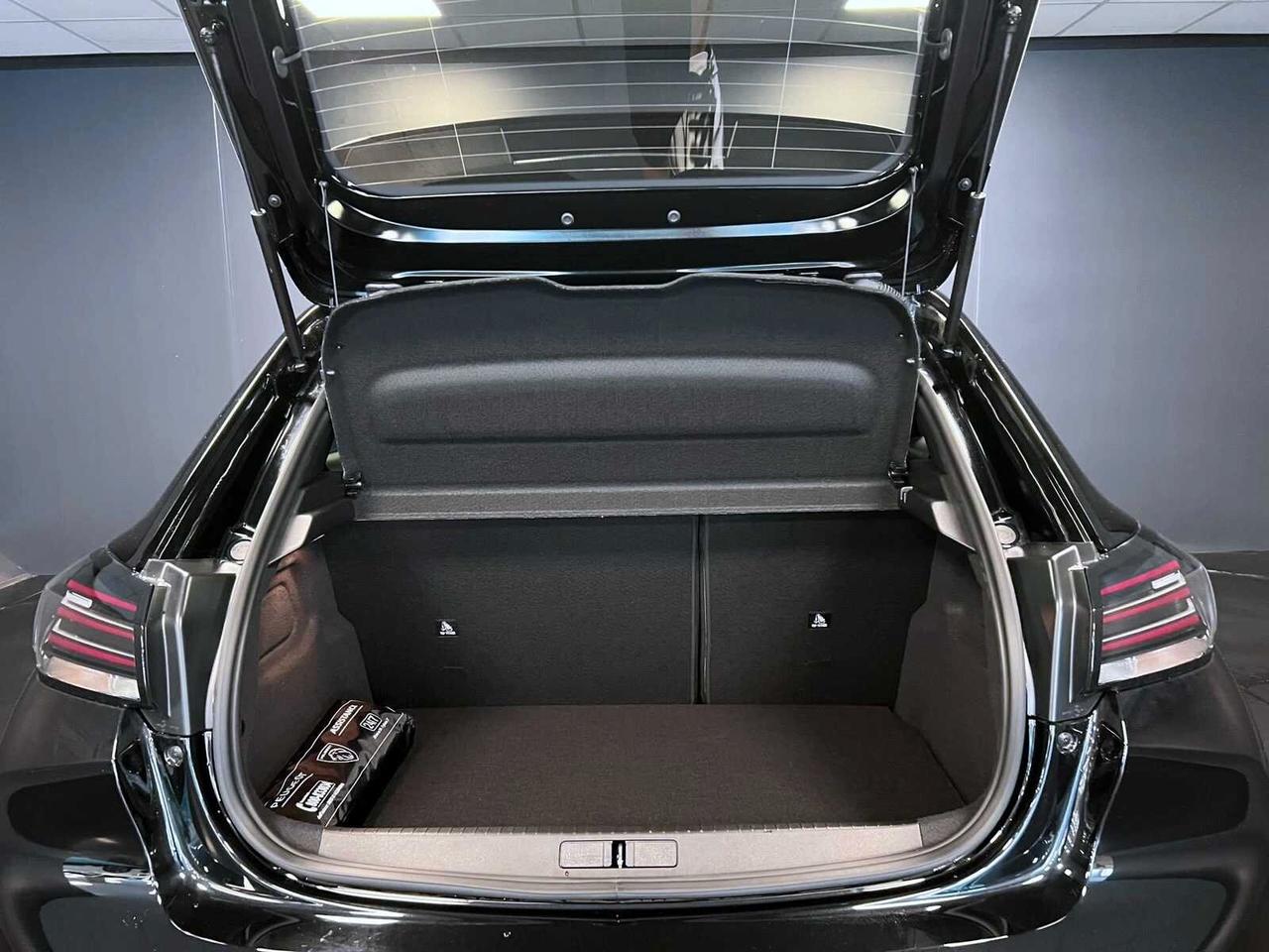 PEUGEOT 208 1.2 PURE TECH 100 CV ALLURE KM0