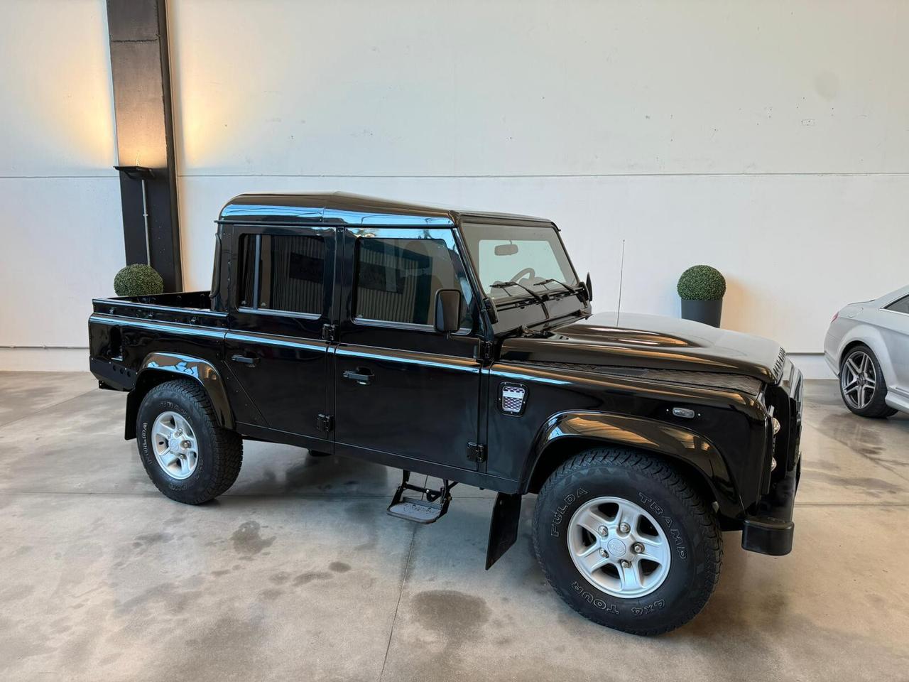 Land Rover Defender 110 2.4 TD4 CrewCab SE