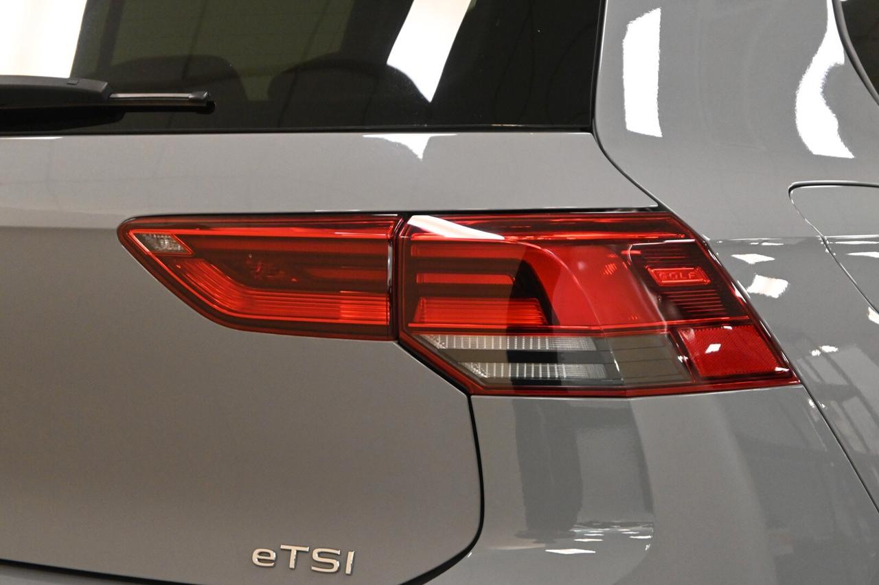 VOLKSWAGEN Golf 8ª serie Golf 1.0 eTSI EVO DSG...