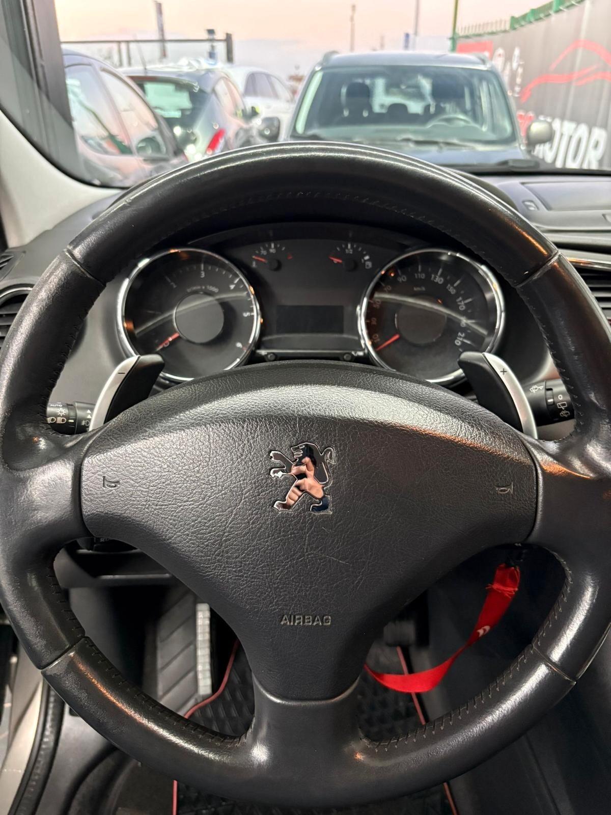 Peugeot 3008 1.6 HDi 112CV cambio robotizzato Premium