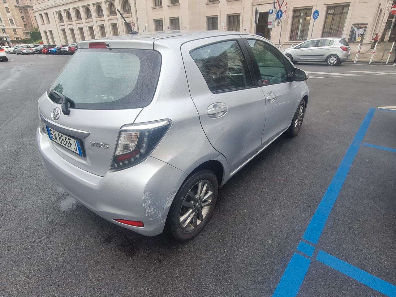 Toyota Yaris 1.3 benzina 5 porte Lounge