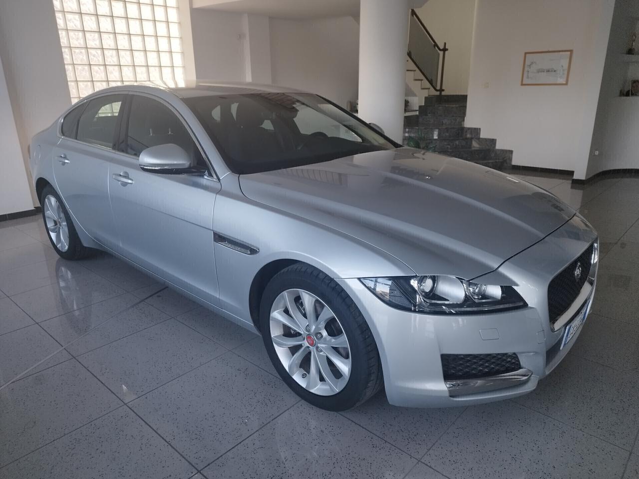 JAGUAR XF 2.0 D 180 CV AUTOMATICA AWD PRESTIGE