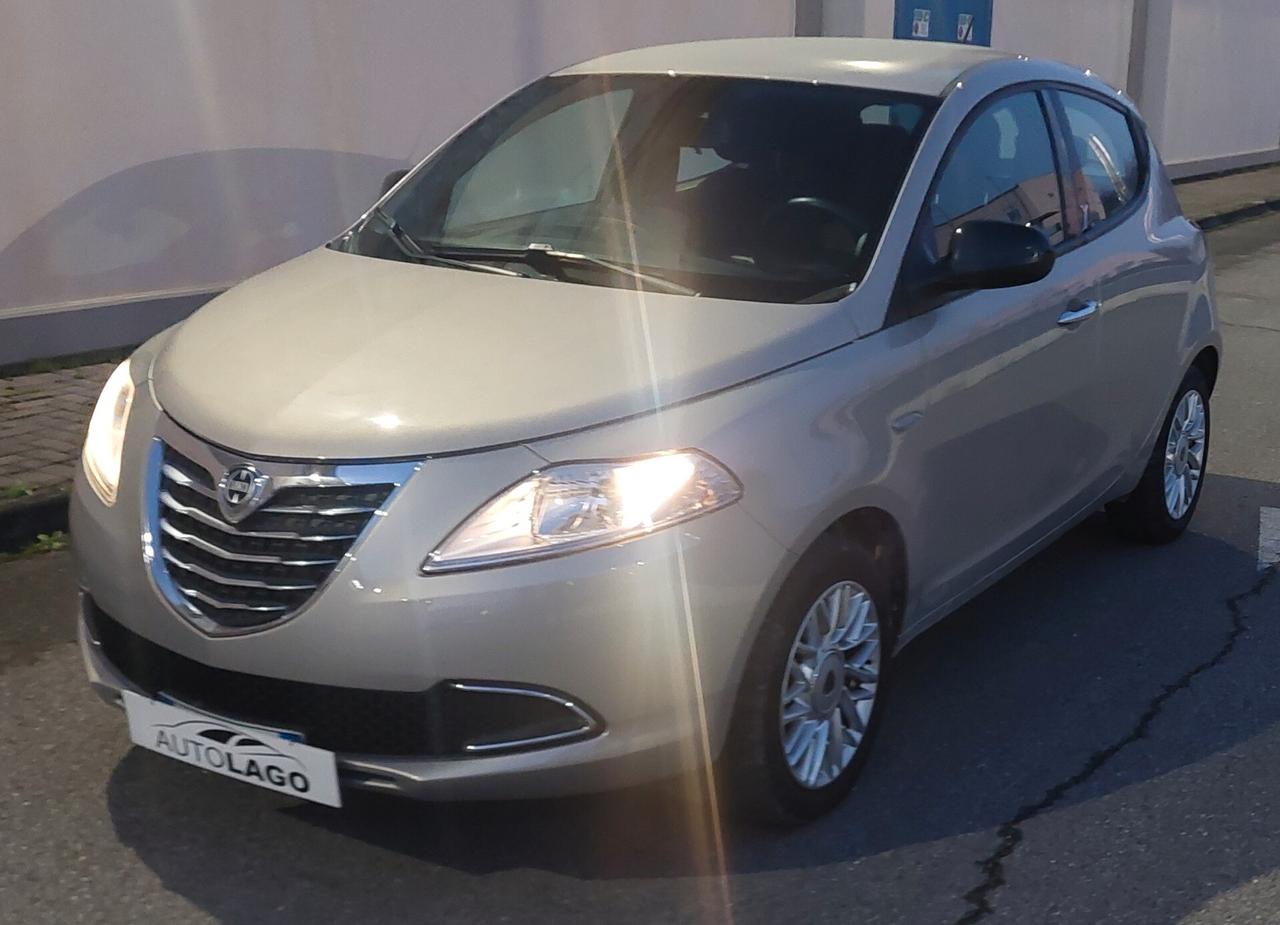 Lancia Ypsilon 0.9 TwinAir 85 CV.. Automatica..NEOPATENTATI