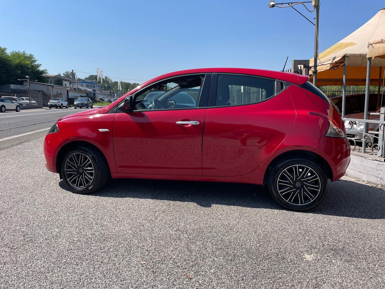 Lancia Ypsilon 1.0 FireFly 5 porte S&S Hybrid Ecochic Gold