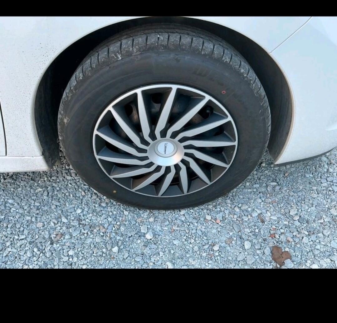 Peugeot 207 1.4 HDi 70CV 5p. Energie 2012