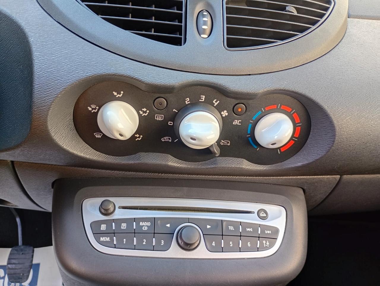 Renault Twingo 1.2 16V LEV Yahoo!