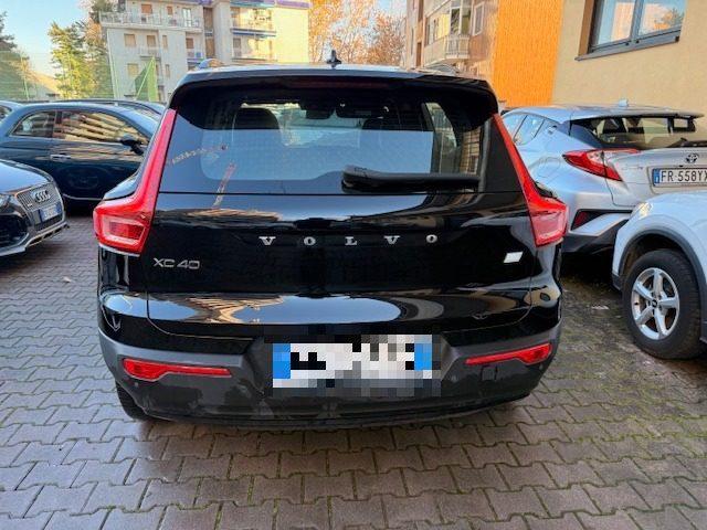 VOLVO XC40 T5 Recharge Plug-in Hybrid R-design