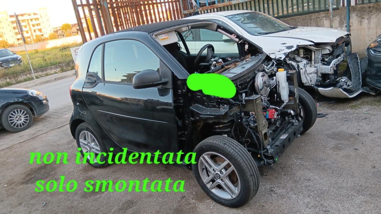 Smart ForTwo incidentata sinistrata mondialcars 022