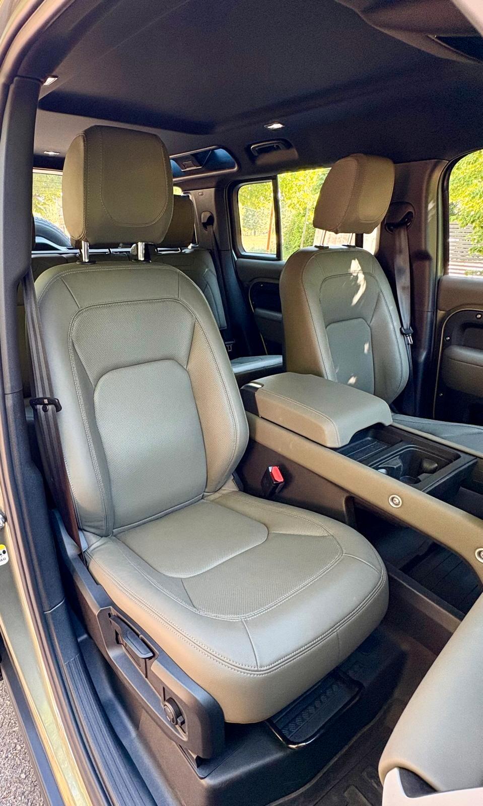 Land Rover Defender 110 3.0D I6 200 CV AWD Auto X-Dynamic SE