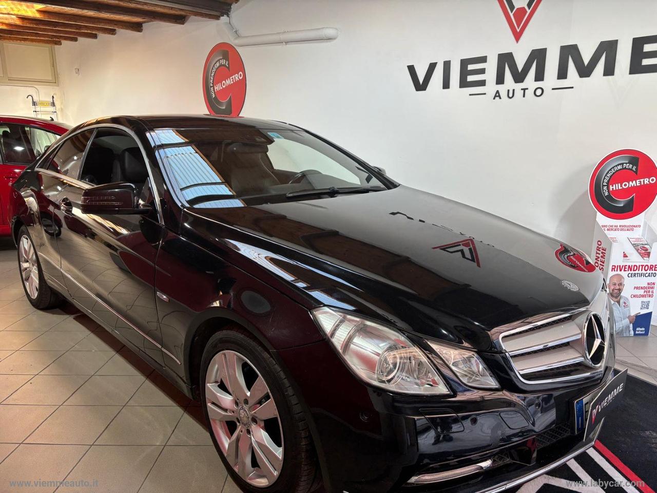 MERCEDES-BENZ E 220 CDI Coupé BlueEFFICIENCY Avantg.