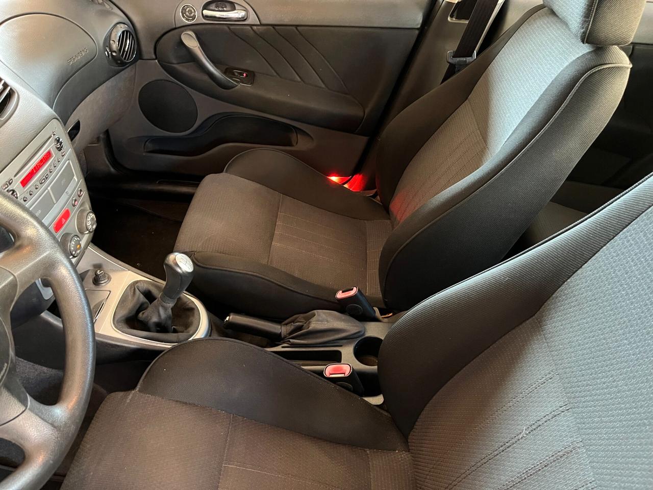 Alfa Romeo 147 1.6i 16V Twin Spark cat 5p. Progression