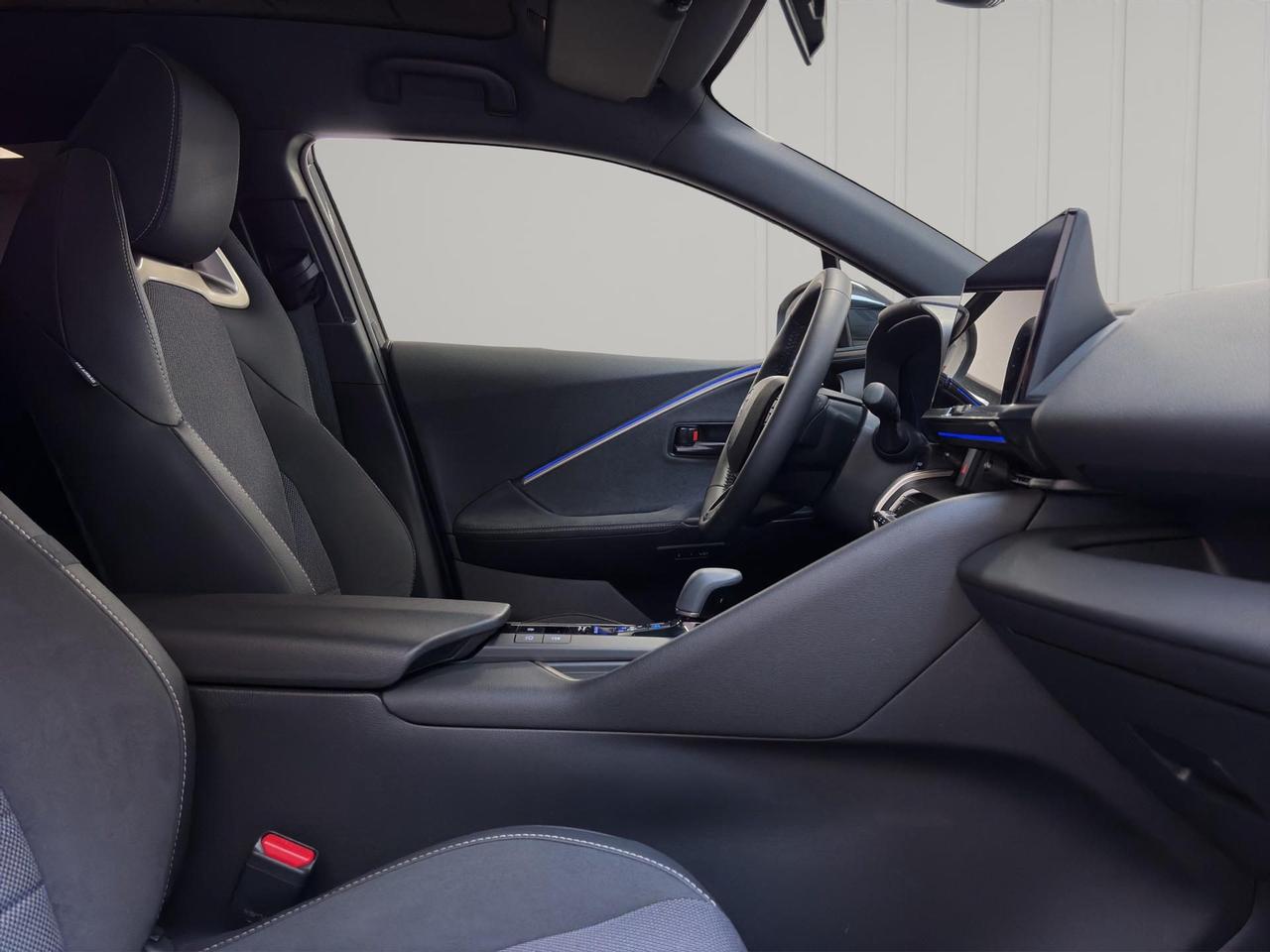 Toyota C-HR 2.0 phev Lounge fwd e-cvt