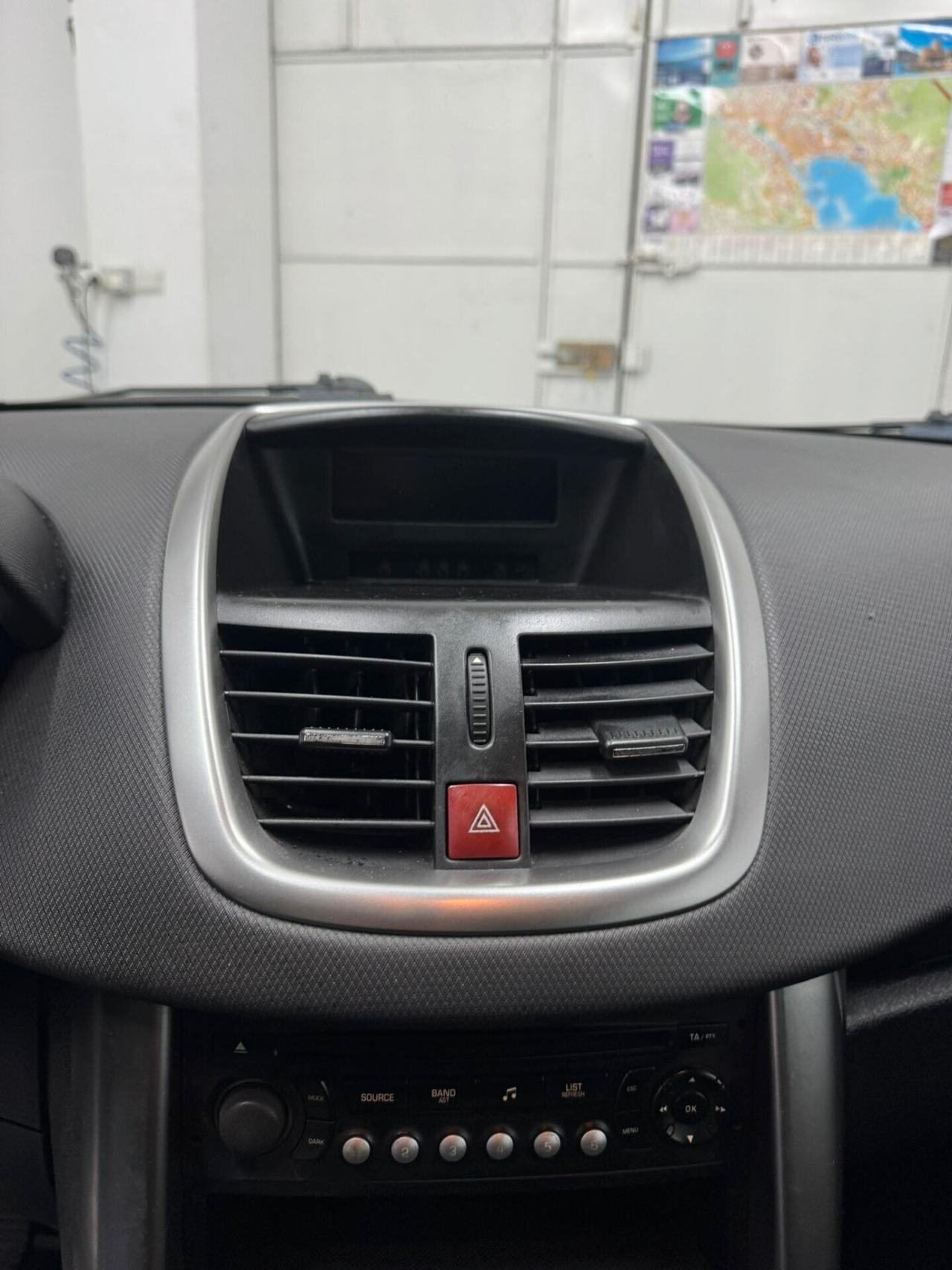 Peugeot 207 1.6 8V HDi 112CV SW Outdoor