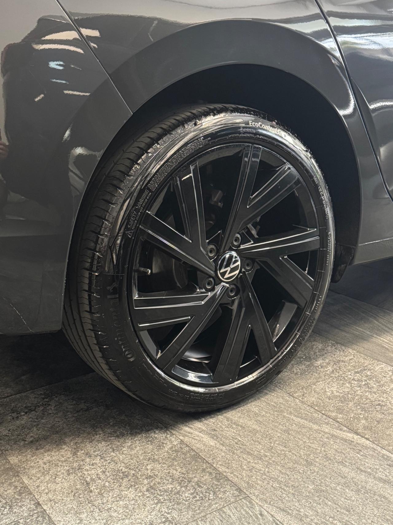 Volkswagen Golf 8 2.0 TDI R-Line Finanziabile