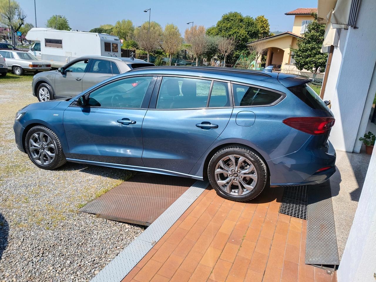 Ford Focus 1.0 EcoBoost Hybrid 125 CV SW AUTO ST-Line