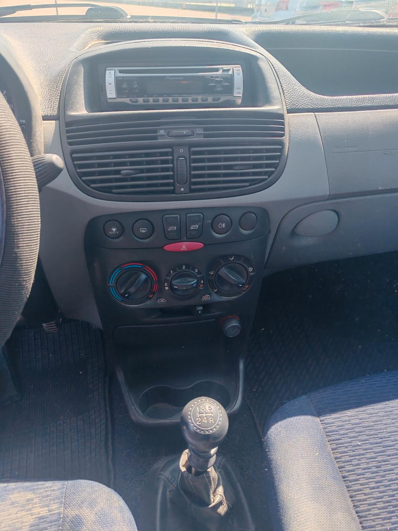 Fiat Punto 1.2 benzina 5 porte