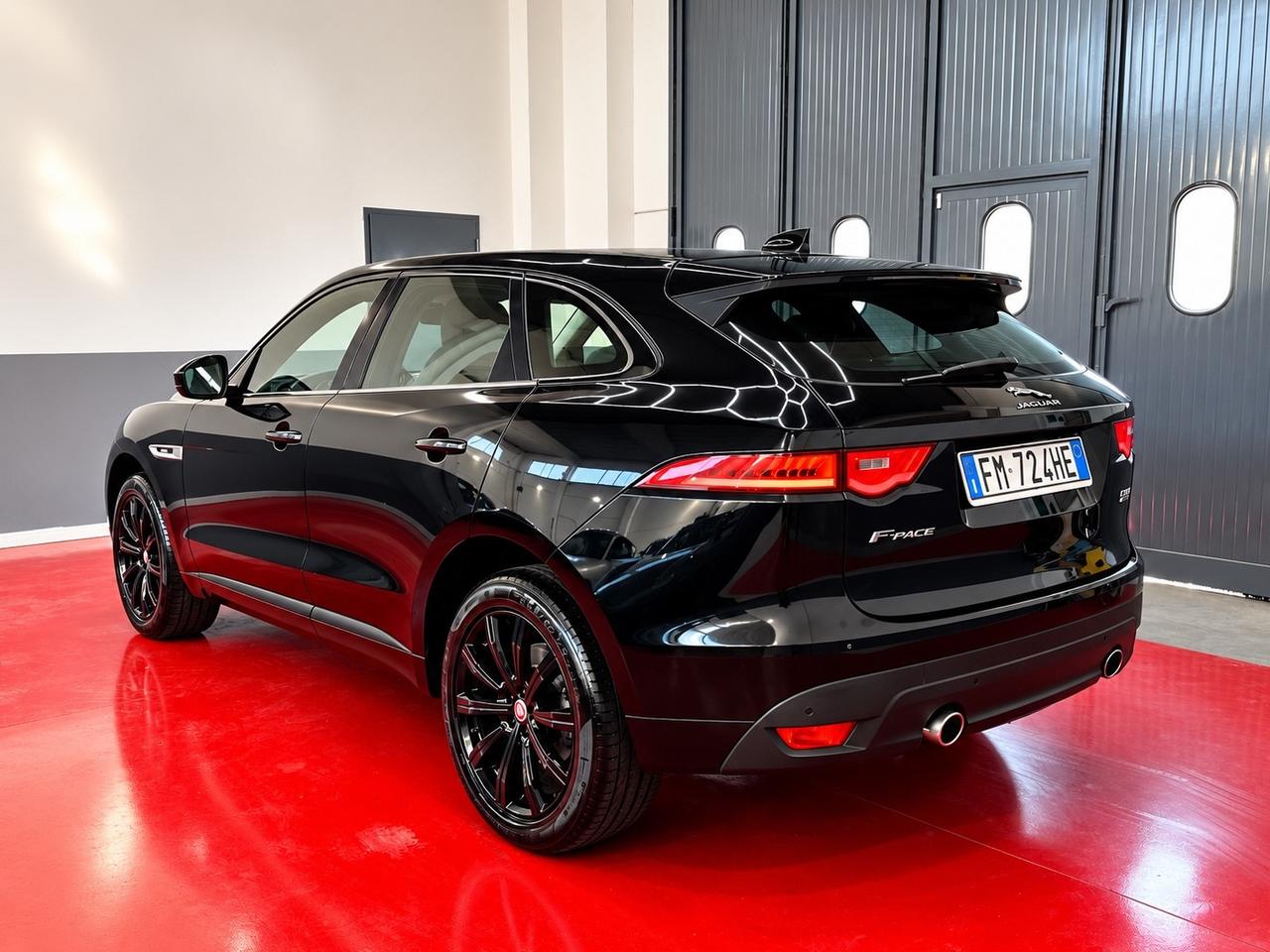 Jaguar F-Pace 3.0 D V6 300 CV AWD aut. R-Sport