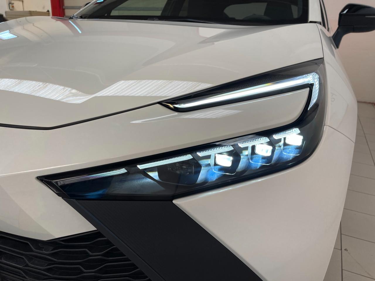 Toyota C-HR Trend 2.0 phev e-cvt-LEGGI SOTTO