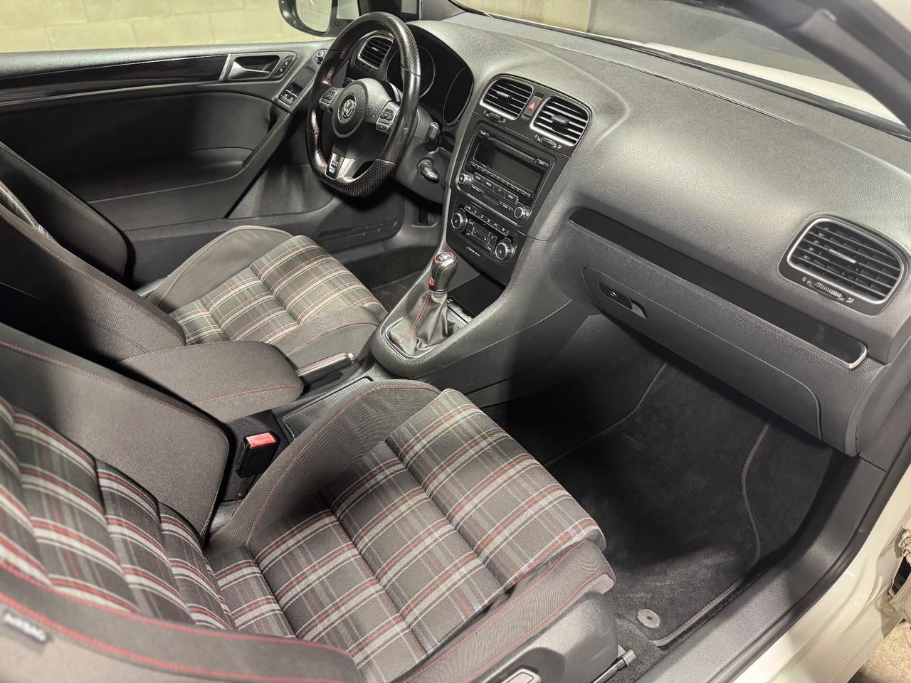 Volkswagen Golf GTI 2.0 TSI 3p.