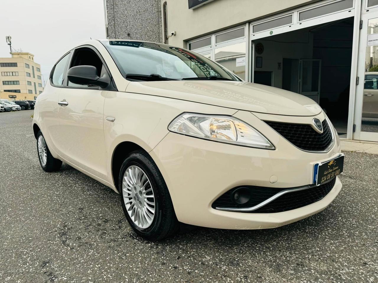 Lancia Ypsilon 1.2 69 CV 5 porte Platinum