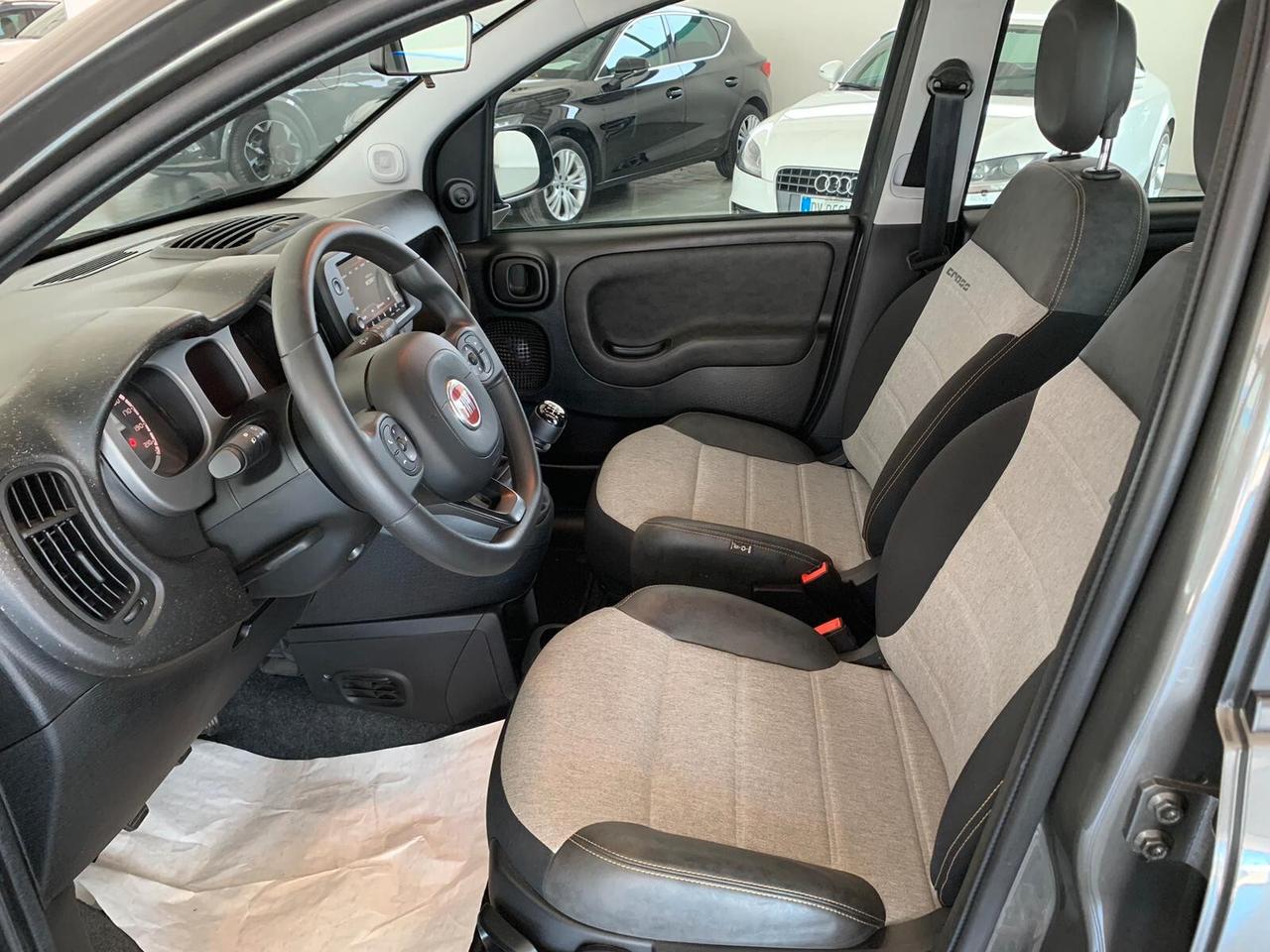 Fiat Panda 1.0 FireFly S&S Hybrid Cross Full