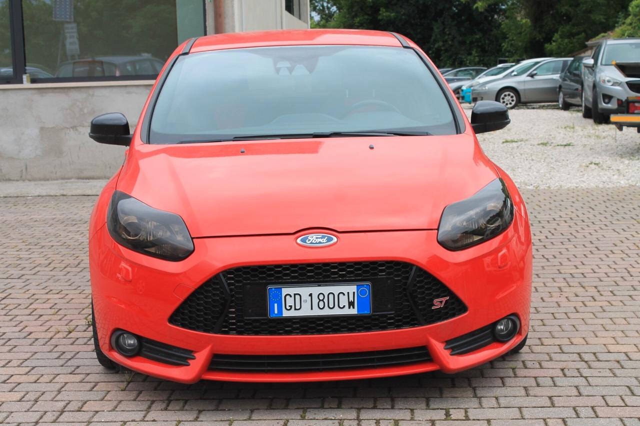 Ford Focus 2.0 EcoBoost 250 CV ST3