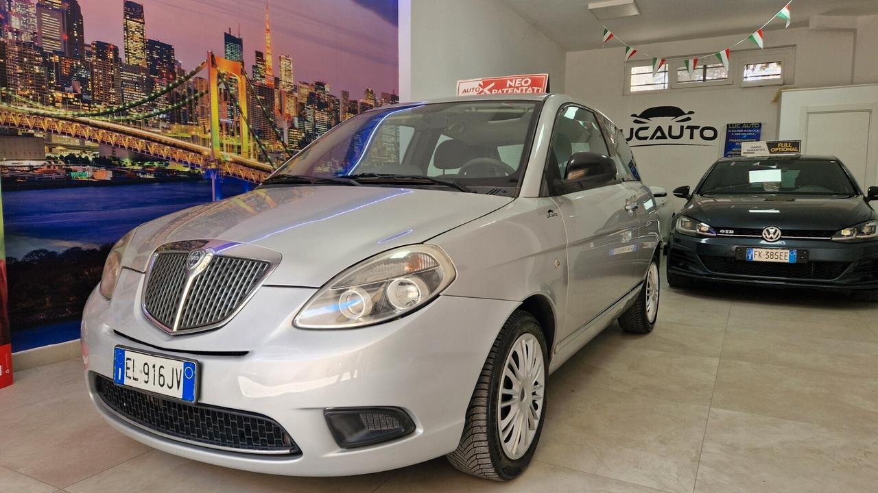 Lancia Ypsilon 1.2 69 CV Unyca
