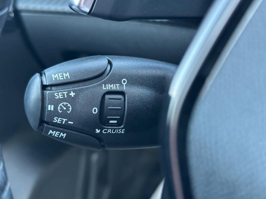 Peugeot 208 1.2 hybrid Allure 110cv AUTOMATICA E CARPLAY