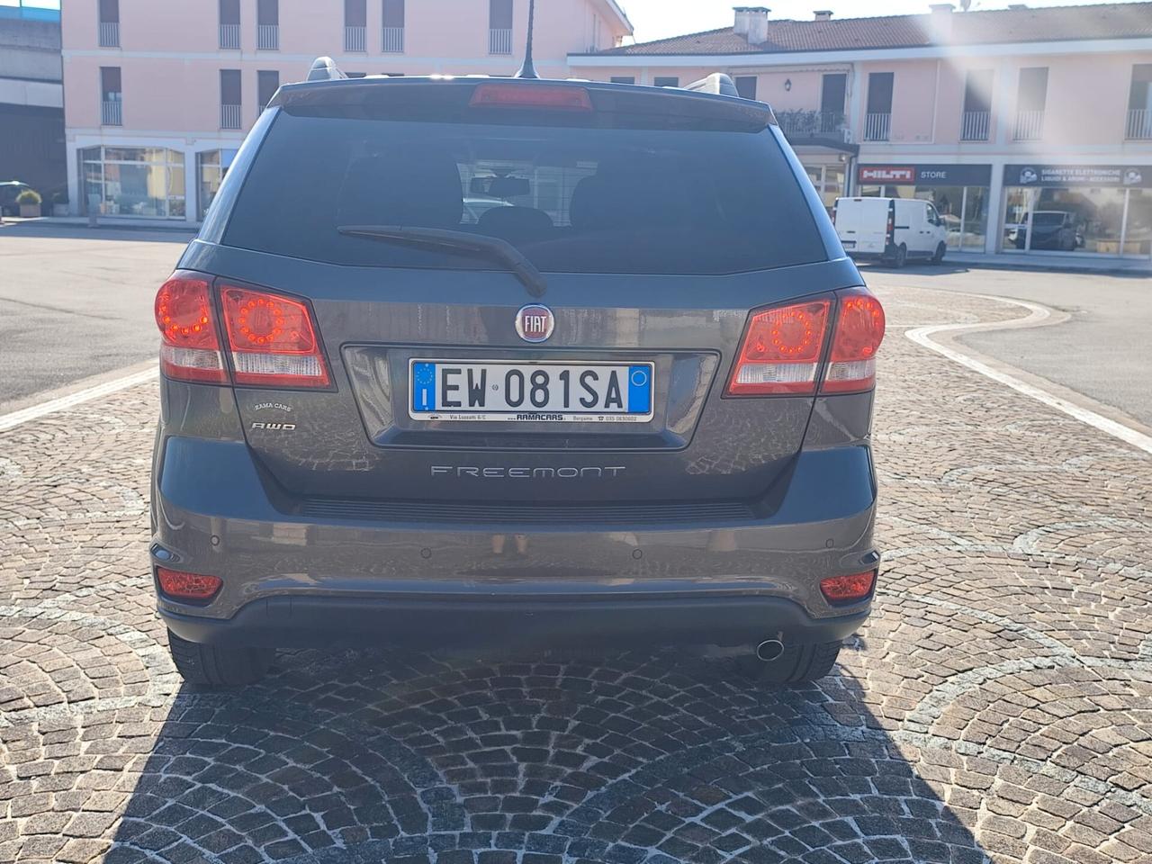 Fiat Freemont 2.0 Multijet 170 CV Black Code