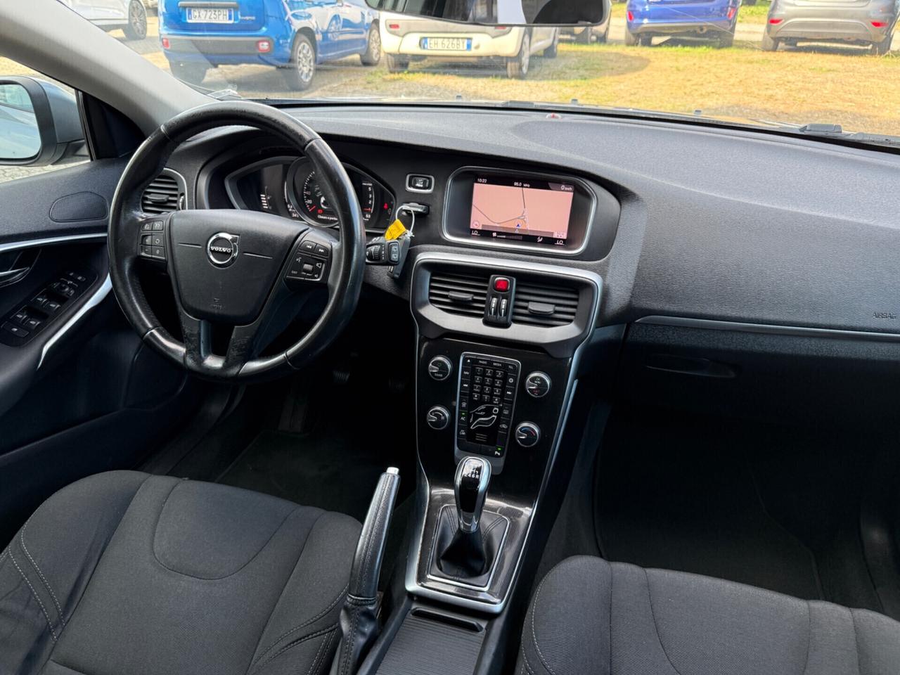 Volvo V40 - 2.0D. |UNIPRO|NAVI