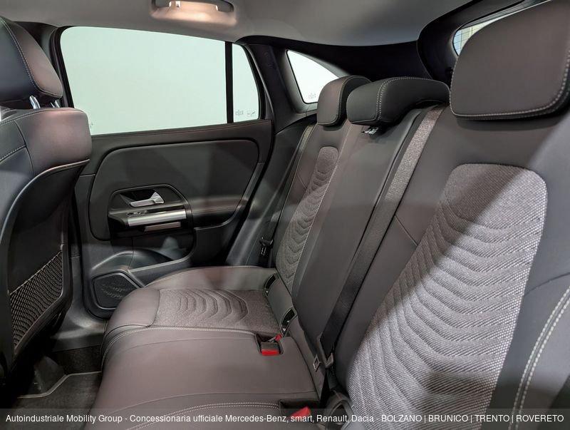 Mercedes-Benz GLA 180 D SPORT AUTOMATIC ''NEOPATENTATI''