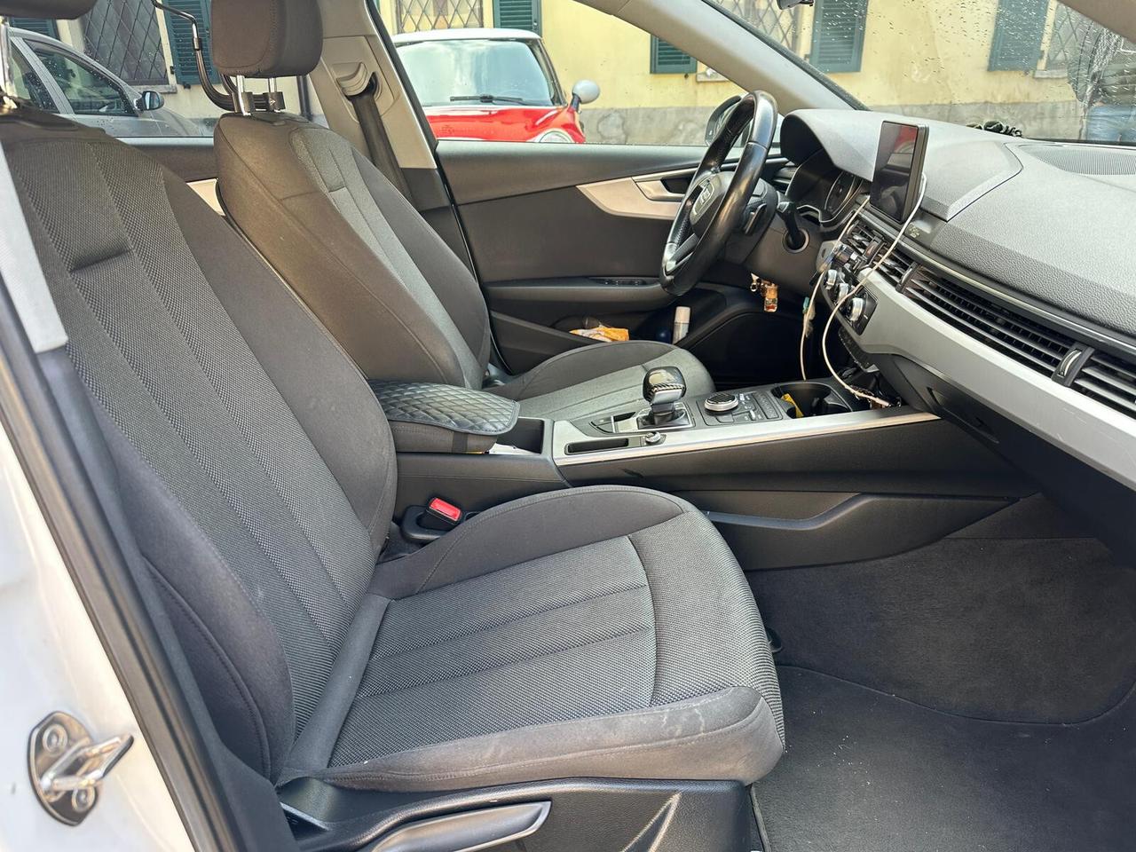 Audi A4 2.0 TDI 150 CV S tronic Business Sport