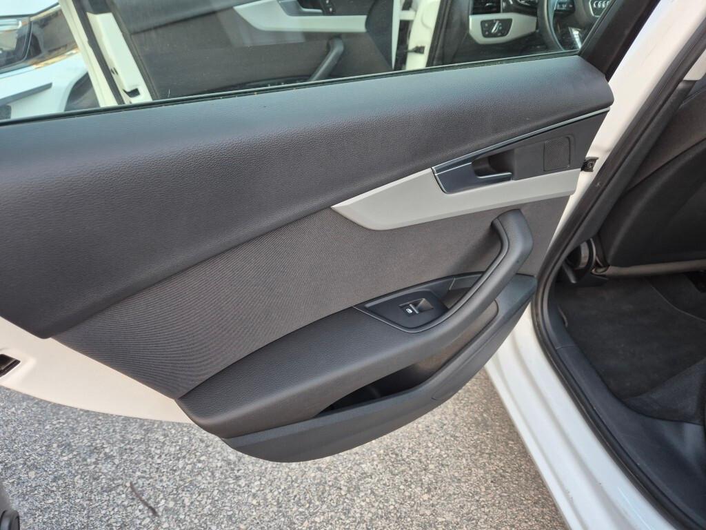 Audi A4 Avant 2.0 TDI S-tronic Business mild hybrid