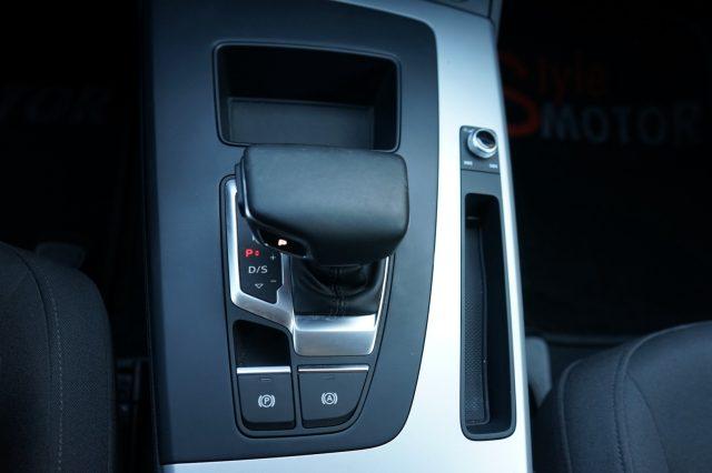 AUDI Q5 SPORTBACK 40 TDI quattro S tronic Business Advance