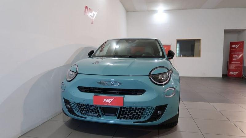 FIAT 600 600 1.2 hybrid La Prima II 145cv auto