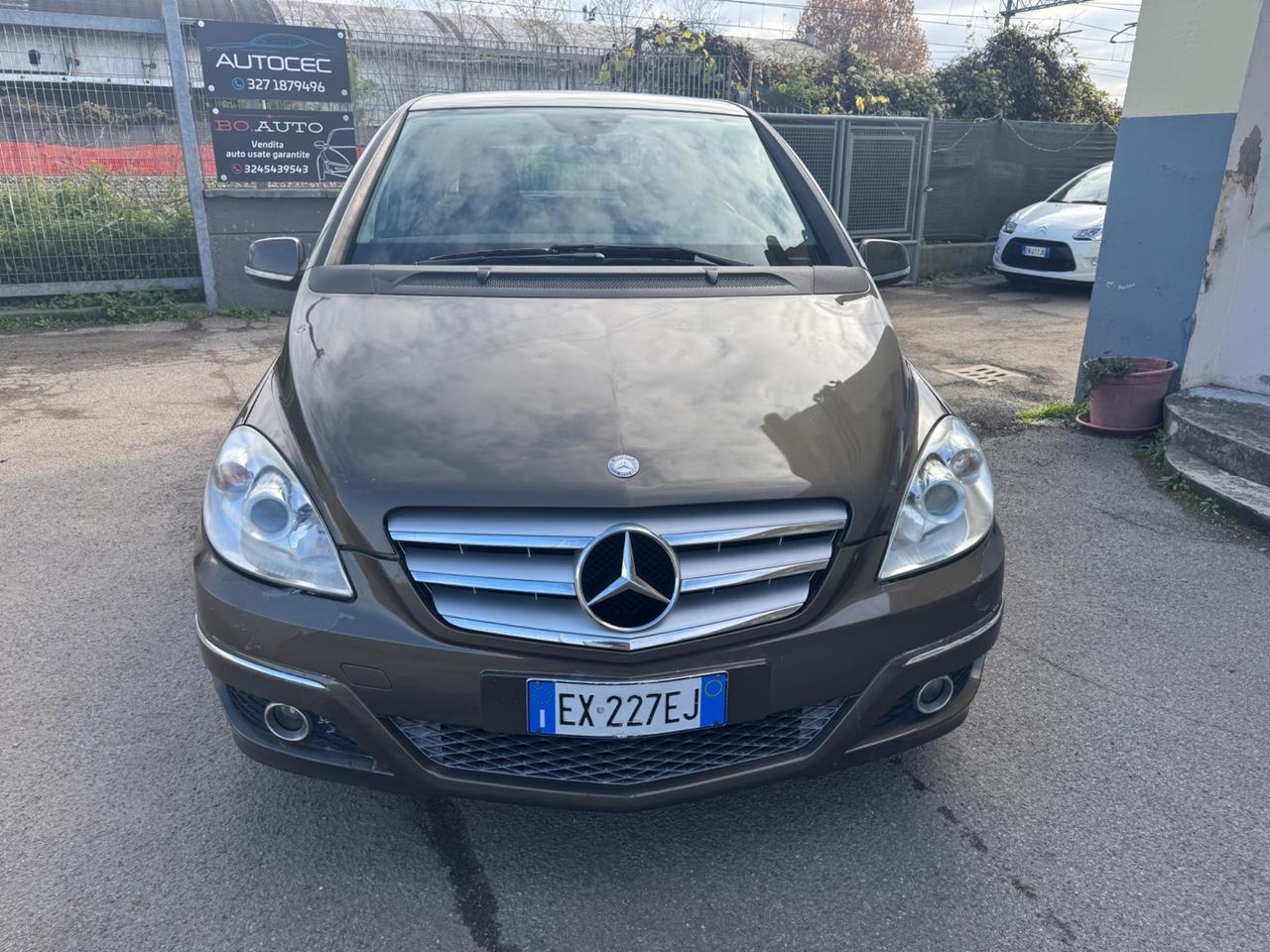 Mercedes-benz B 180 200 BlueEFFICIENCY Executive