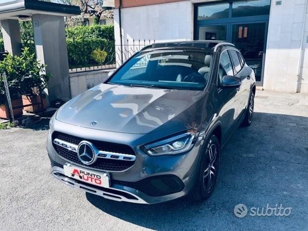 MERCEDES-BENZ GLA 200 d Automatic TETTO- AMBIENT