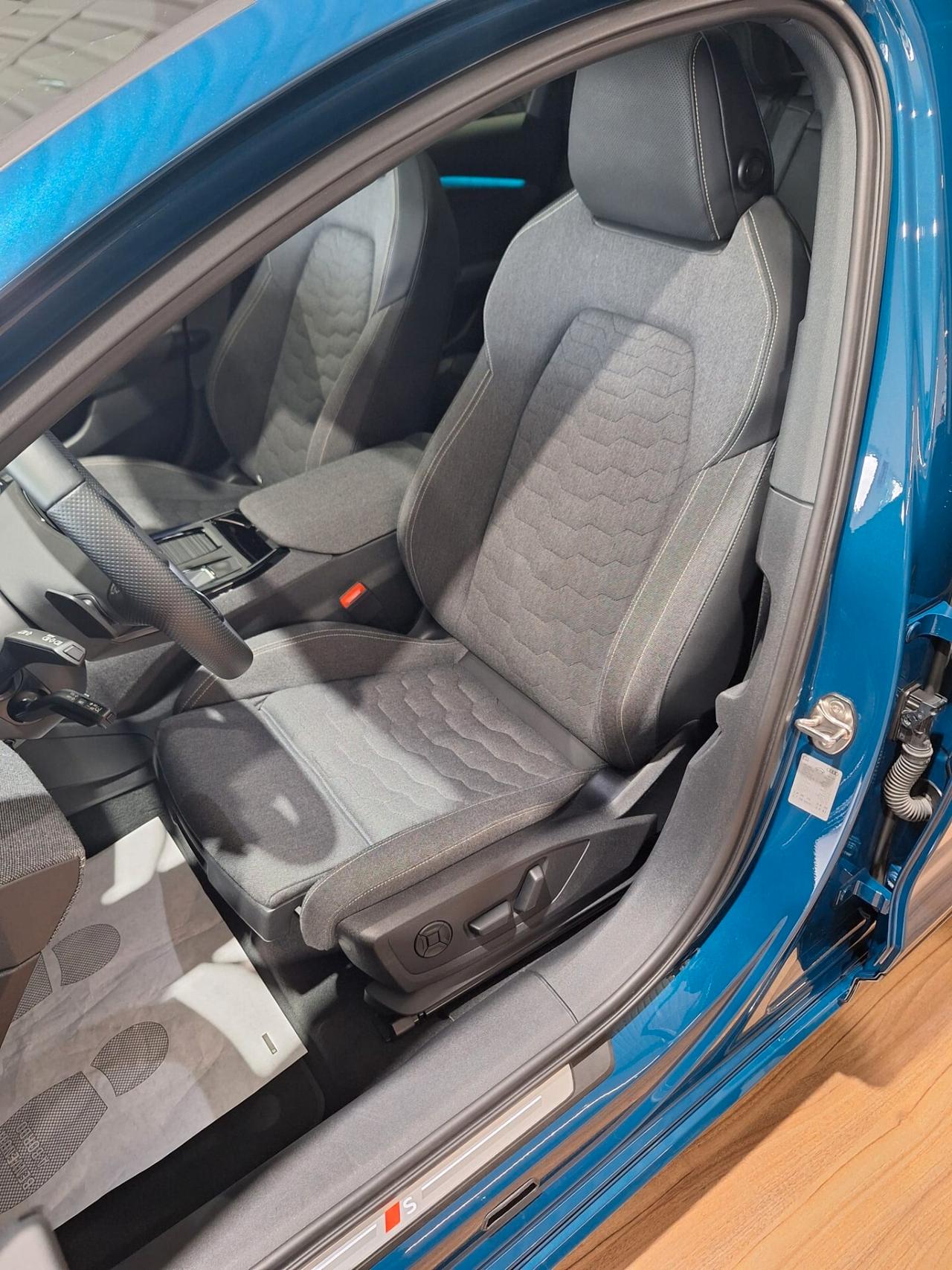 Audi A6 e-tron Avant S line edition